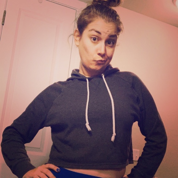 Meet your Posher, Laura - Picture 1 of 1